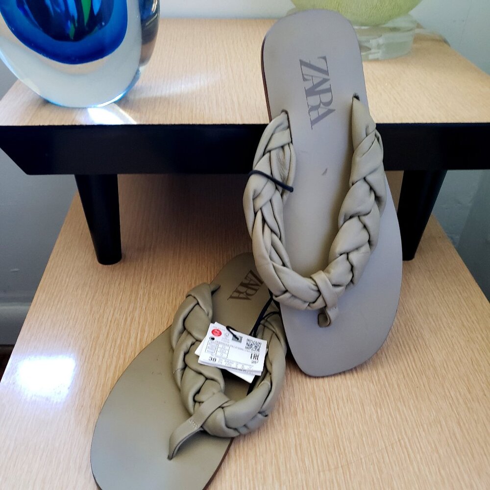 BNWT ZARA leather chunky braided flat thong sandals (7.5) olive